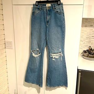 Selling bc they no longer fit. Only wore a few times. Good condition